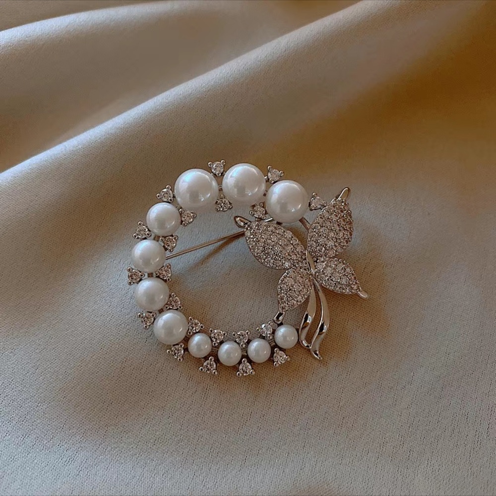 Winter Silver plated Hollow Pearl Butterfly Brooch - Picture 2 of 3